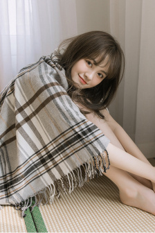 《年轻女教师》在线观看